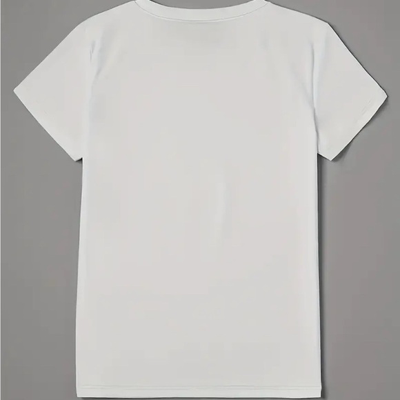 - Cherry white graphic T-Shirt size medium - Picture 3 of 6